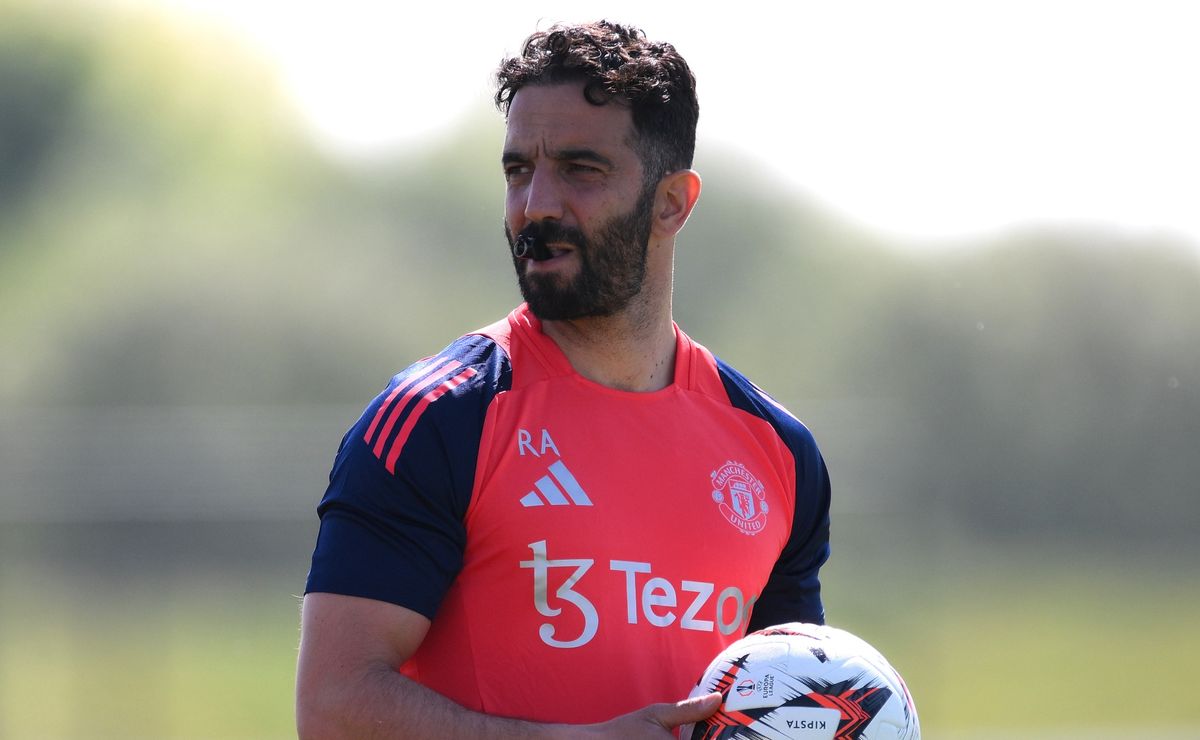 Manchester United will complete the first summer signing weeks before the transfer window opens